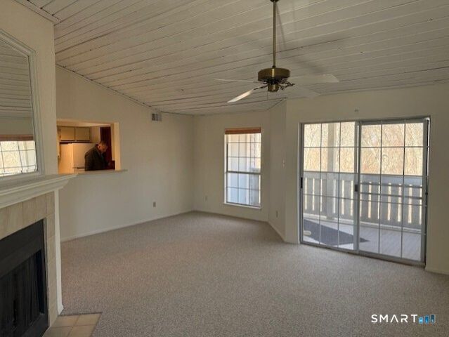 91 Crown Knoll Court 130, Groton, CT 06340