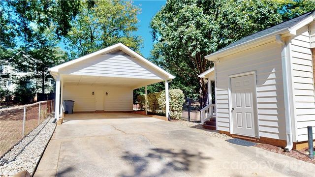 6810 Rosemary Lane, Charlotte, NC 28210