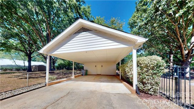 6810 Rosemary Lane, Charlotte, NC 28210