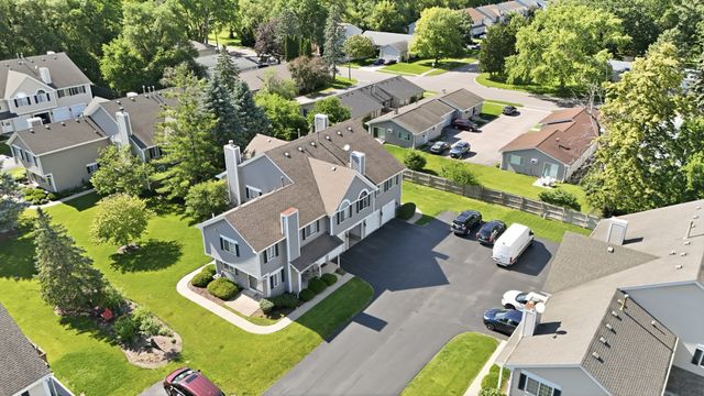 615 Silver Creek Road 615, Woodstock, IL 60098