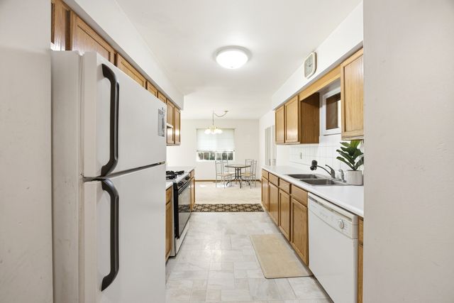 615 Silver Creek Road 615, Woodstock, IL 60098