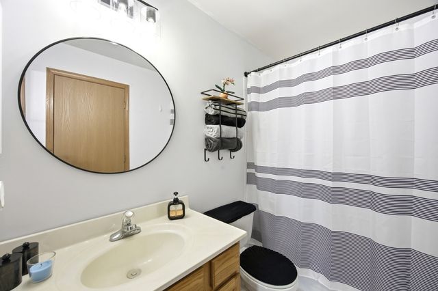 615 Silver Creek Road 615, Woodstock, IL 60098