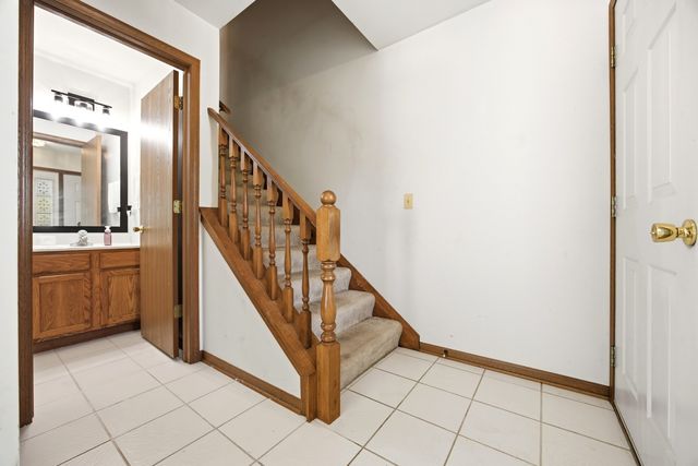 615 Silver Creek Road 615, Woodstock, IL 60098