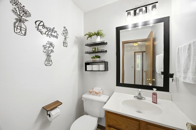 615 Silver Creek Road 615, Woodstock, IL 60098
