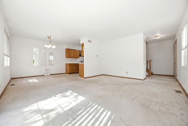 615 Silver Creek Road 615, Woodstock, IL 60098