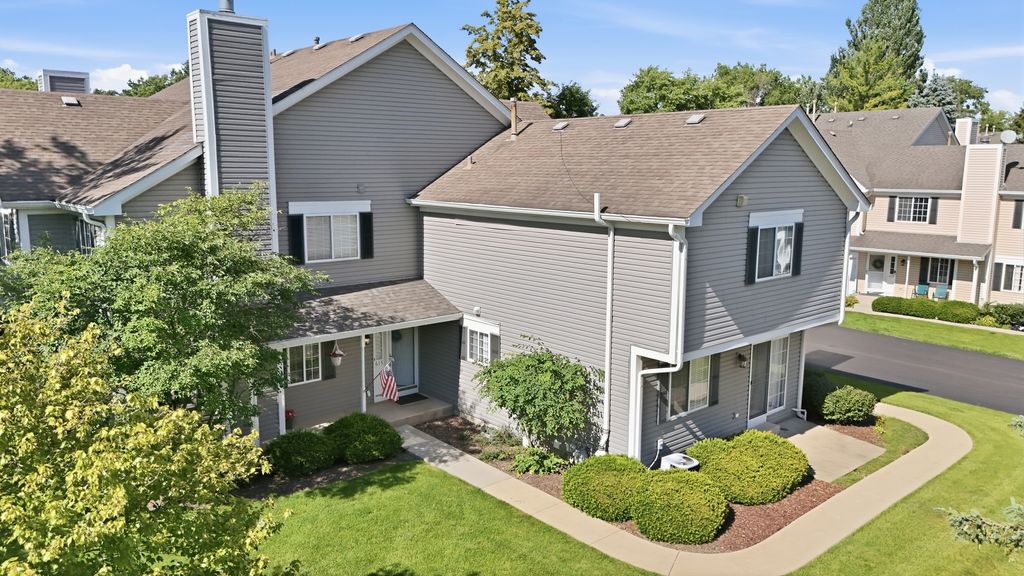 615 Silver Creek Road 615, Woodstock, IL 60098