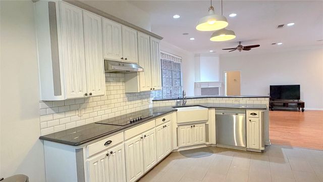 1115 Brook Arbor Drive, Mansfield, TX 76063