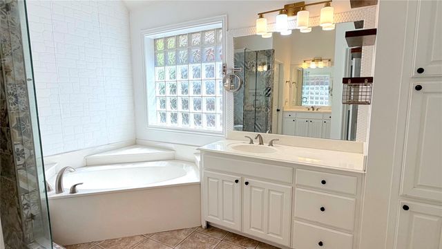 1115 Brook Arbor Drive, Mansfield, TX 76063