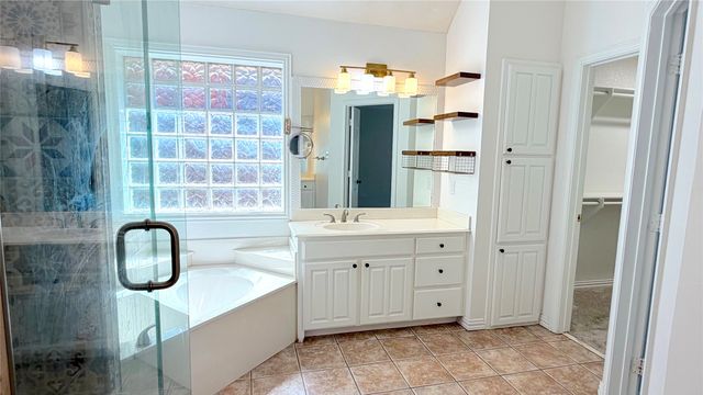 1115 Brook Arbor Drive, Mansfield, TX 76063