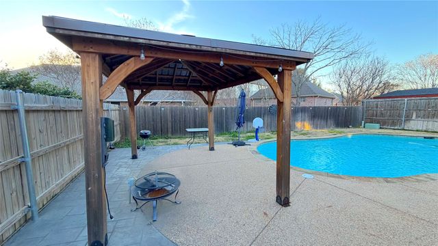 1115 Brook Arbor Drive, Mansfield, TX 76063