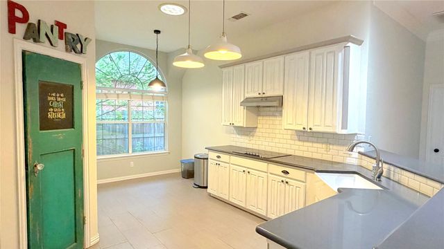 1115 Brook Arbor Drive, Mansfield, TX 76063