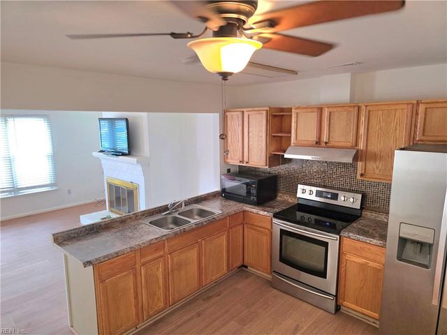 1027 Wickford CT, Chesapeake, VA 23320