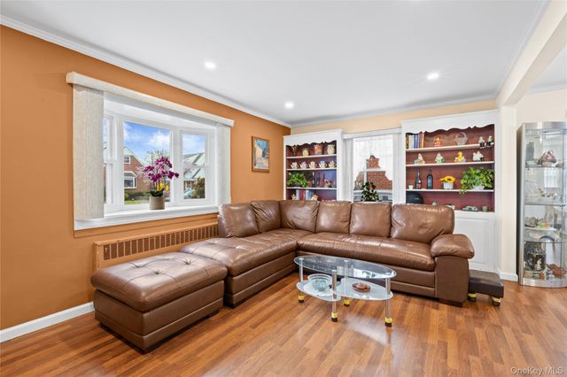 218 Brown Street, Mineola, NY 11501