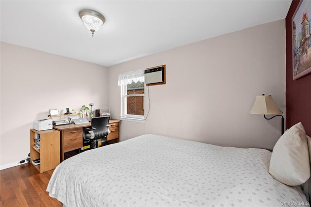 218 Brown Street, Mineola, NY 11501