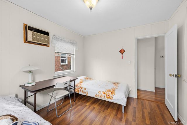 218 Brown Street, Mineola, NY 11501