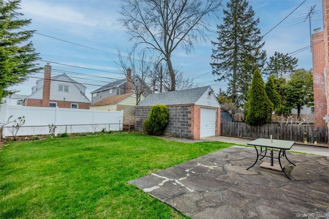 218 Brown Street, Mineola, NY 11501