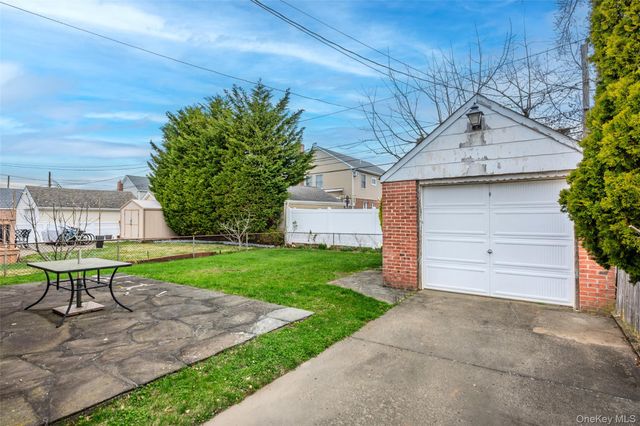 218 Brown Street, Mineola, NY 11501