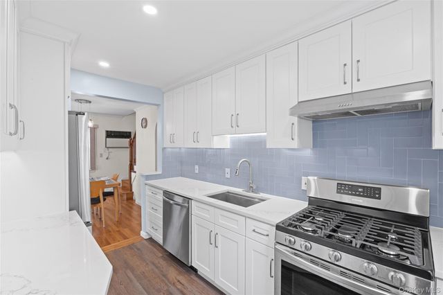 218 Brown Street, Mineola, NY 11501