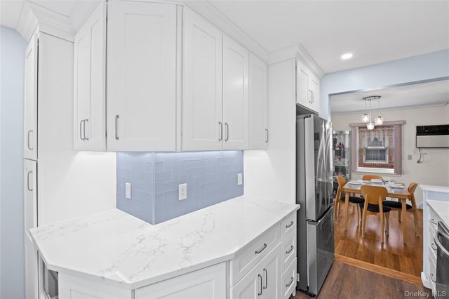 218 Brown Street, Mineola, NY 11501