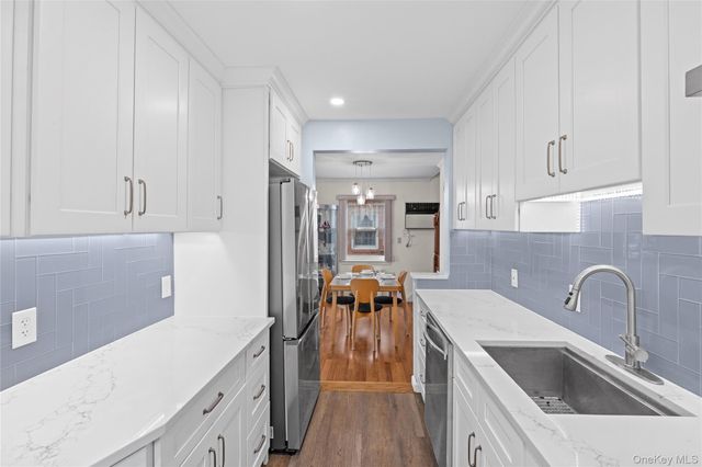 218 Brown Street, Mineola, NY 11501