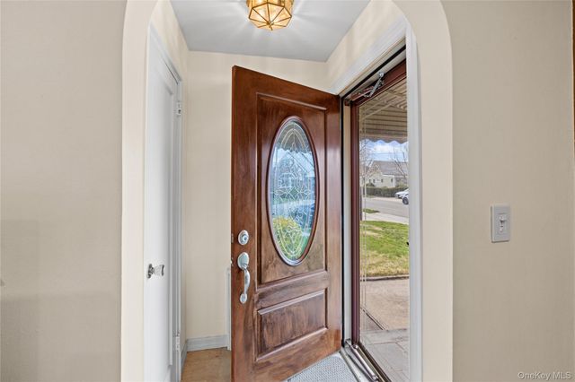 218 Brown Street, Mineola, NY 11501