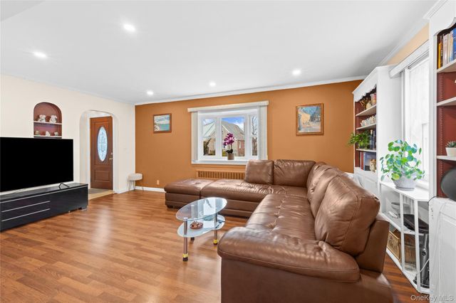 218 Brown Street, Mineola, NY 11501