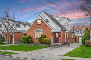 218 Brown Street, Mineola, NY 11501