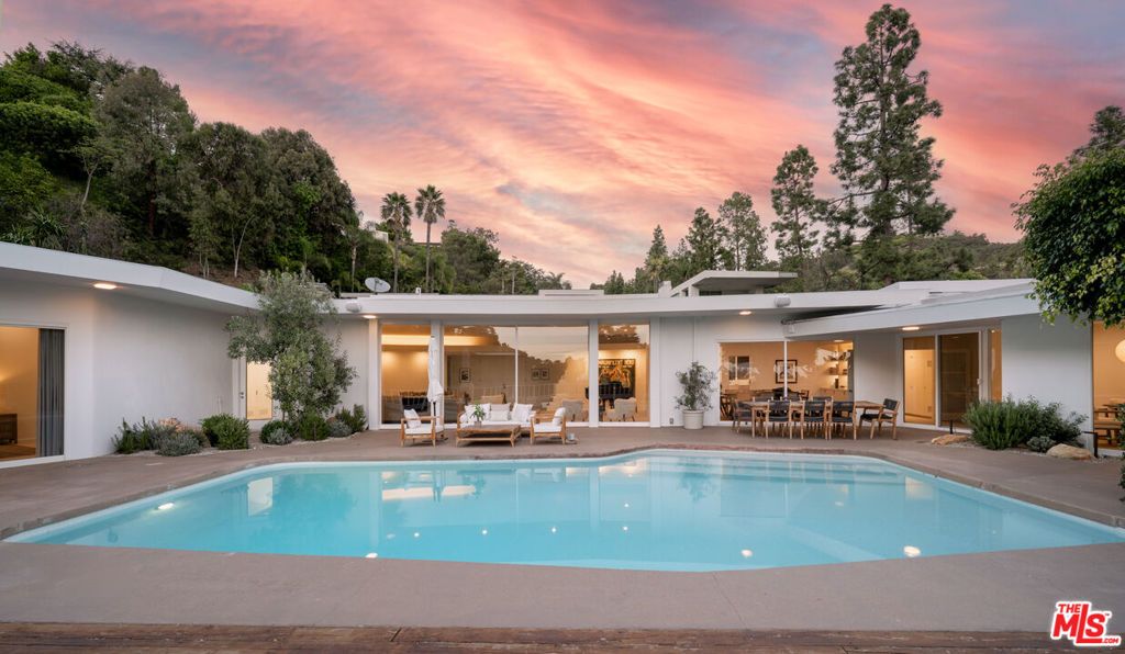 1121 Loma Vista Drive, Beverly Hills, CA 90210 — exterior