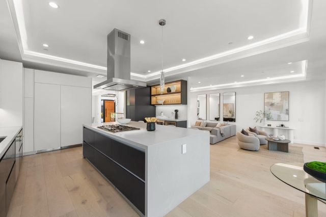 15477 One Oak Lane, Monte Sereno, CA 95030