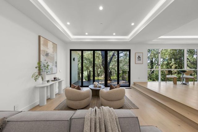 15477 One Oak Lane, Monte Sereno, CA 95030