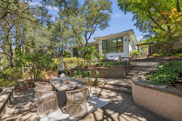 15477 One Oak Lane, Monte Sereno, CA 95030