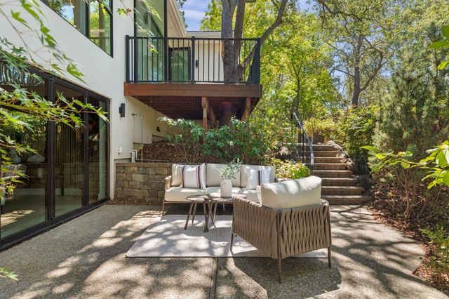 15477 One Oak Lane, Monte Sereno, CA 95030