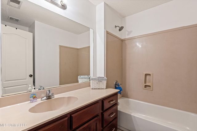 14504 Harrison Drive, Byhalia, MS 38611