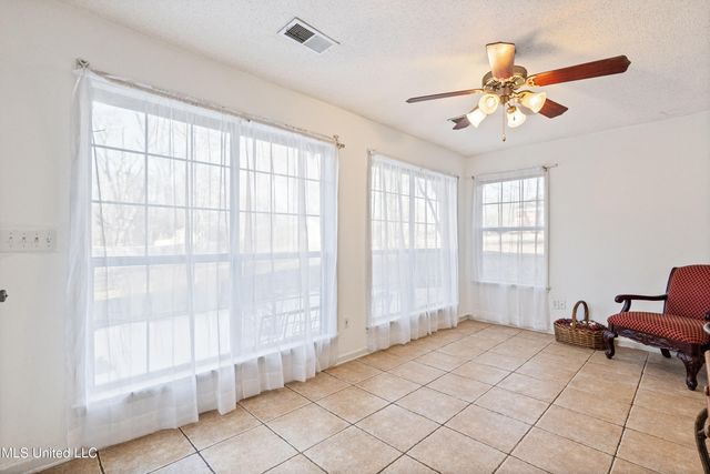 14504 Harrison Drive, Byhalia, MS 38611