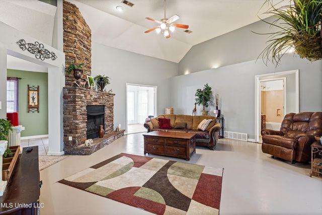 14504 Harrison Drive, Byhalia, MS 38611