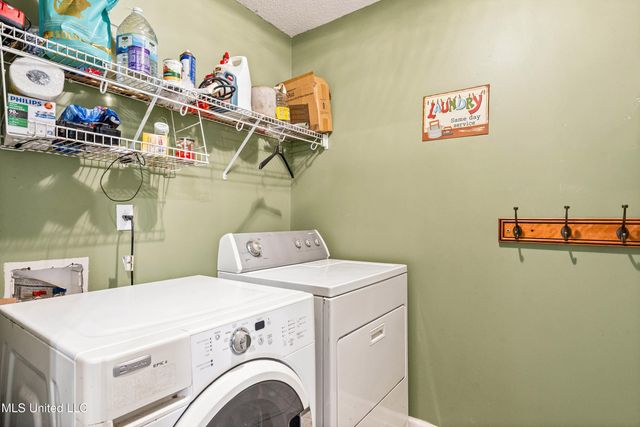 14504 Harrison Drive, Byhalia, MS 38611