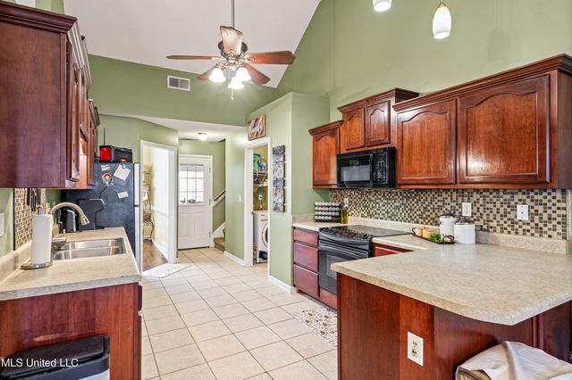 14504 Harrison Drive, Byhalia, MS 38611