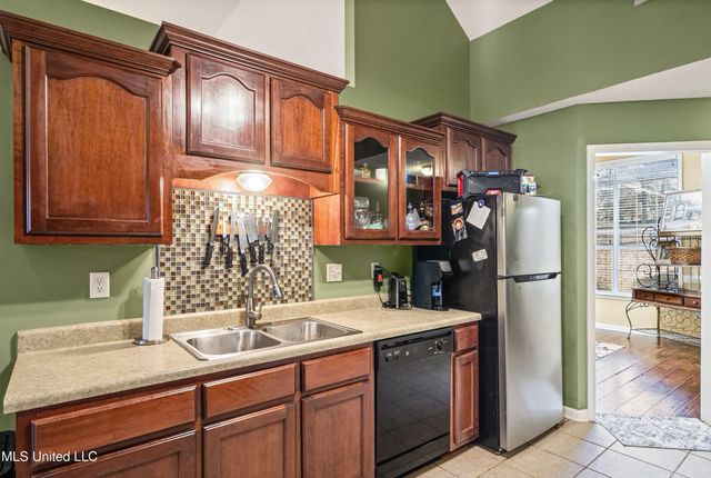 14504 Harrison Drive, Byhalia, MS 38611