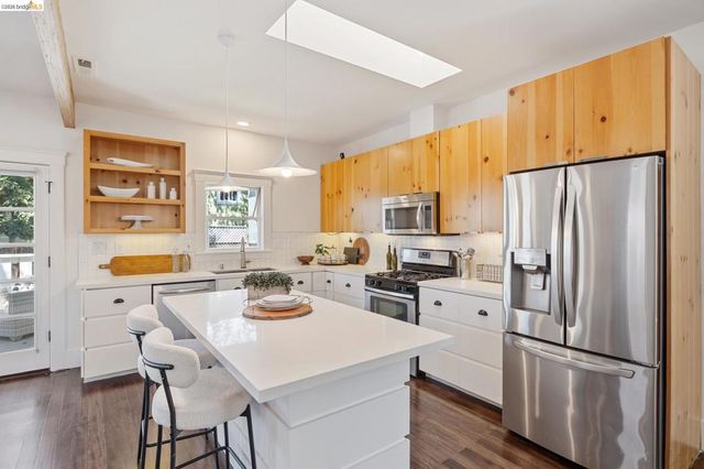 916 Arlington Ave, Oakland, CA 94608