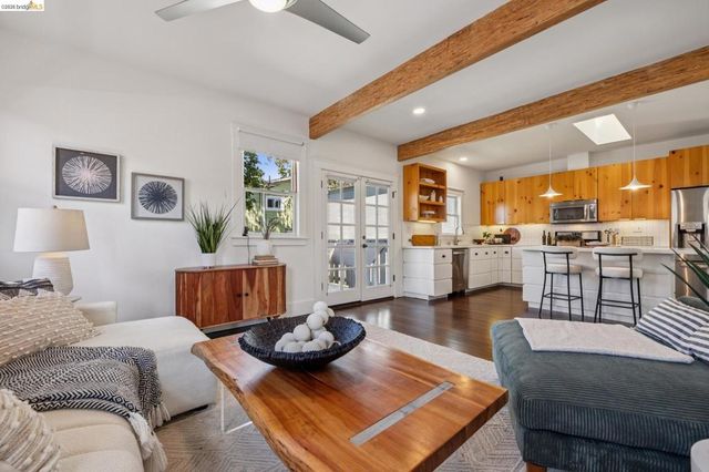 916 Arlington Ave, Oakland, CA 94608