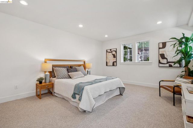 916 Arlington Ave, Oakland, CA 94608