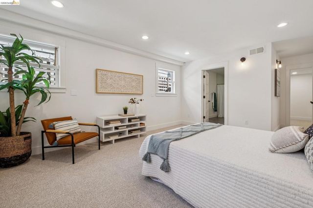 916 Arlington Ave, Oakland, CA 94608