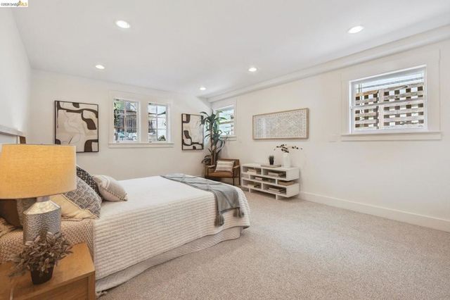 916 Arlington Ave, Oakland, CA 94608