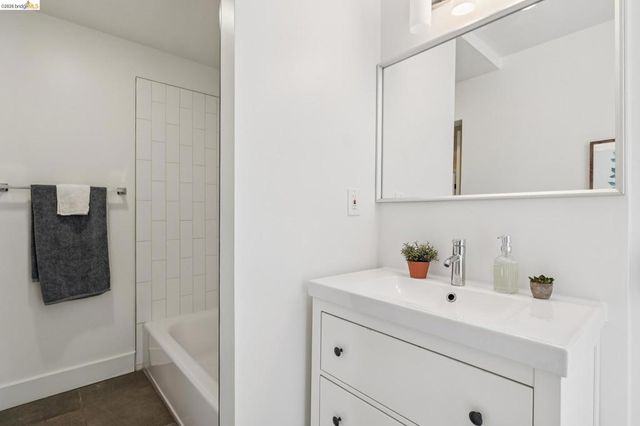916 Arlington Ave, Oakland, CA 94608