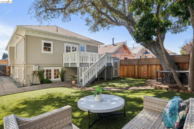 916 Arlington Ave, Oakland, CA 94608
