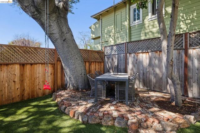 916 Arlington Ave, Oakland, CA 94608