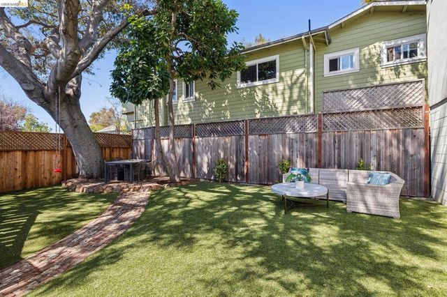 916 Arlington Ave, Oakland, CA 94608