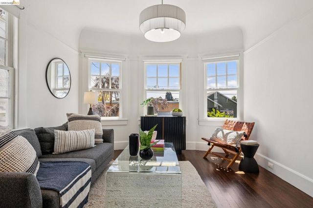 916 Arlington Ave, Oakland, CA 94608