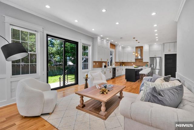 22 14th Street, Kenilworth, NJ 07033