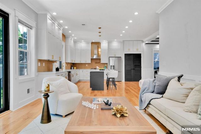 22 14th Street, Kenilworth, NJ 07033